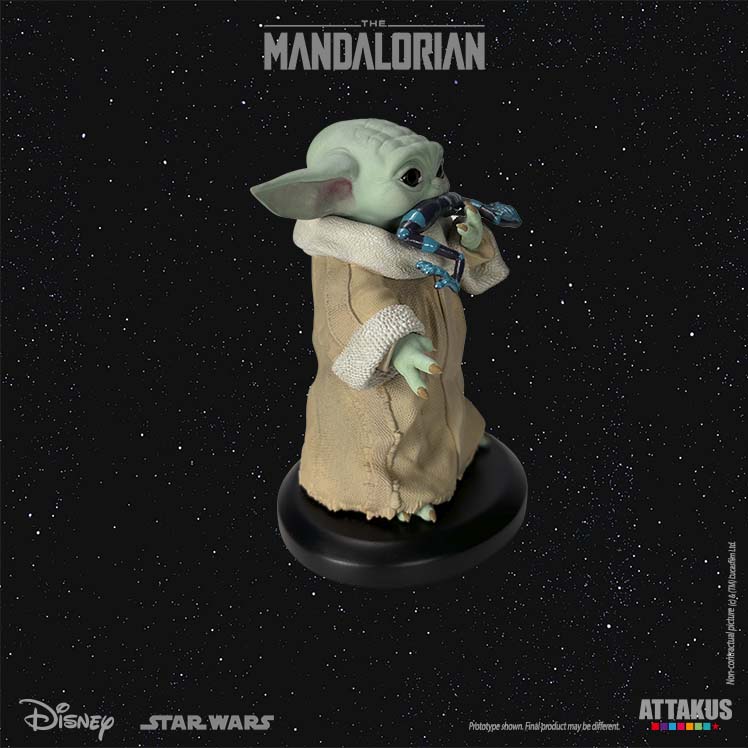 ATTAKUS  Statue - Star Wars, Classic Collection 1/5 - Grogu 'Eating the Frog' in The Mandalorian (10cm)