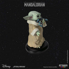 ATTAKUS  Statue - Star Wars, Classic Collection 1/5 - Grogu 'Eating the Frog' in The Mandalorian (10cm)