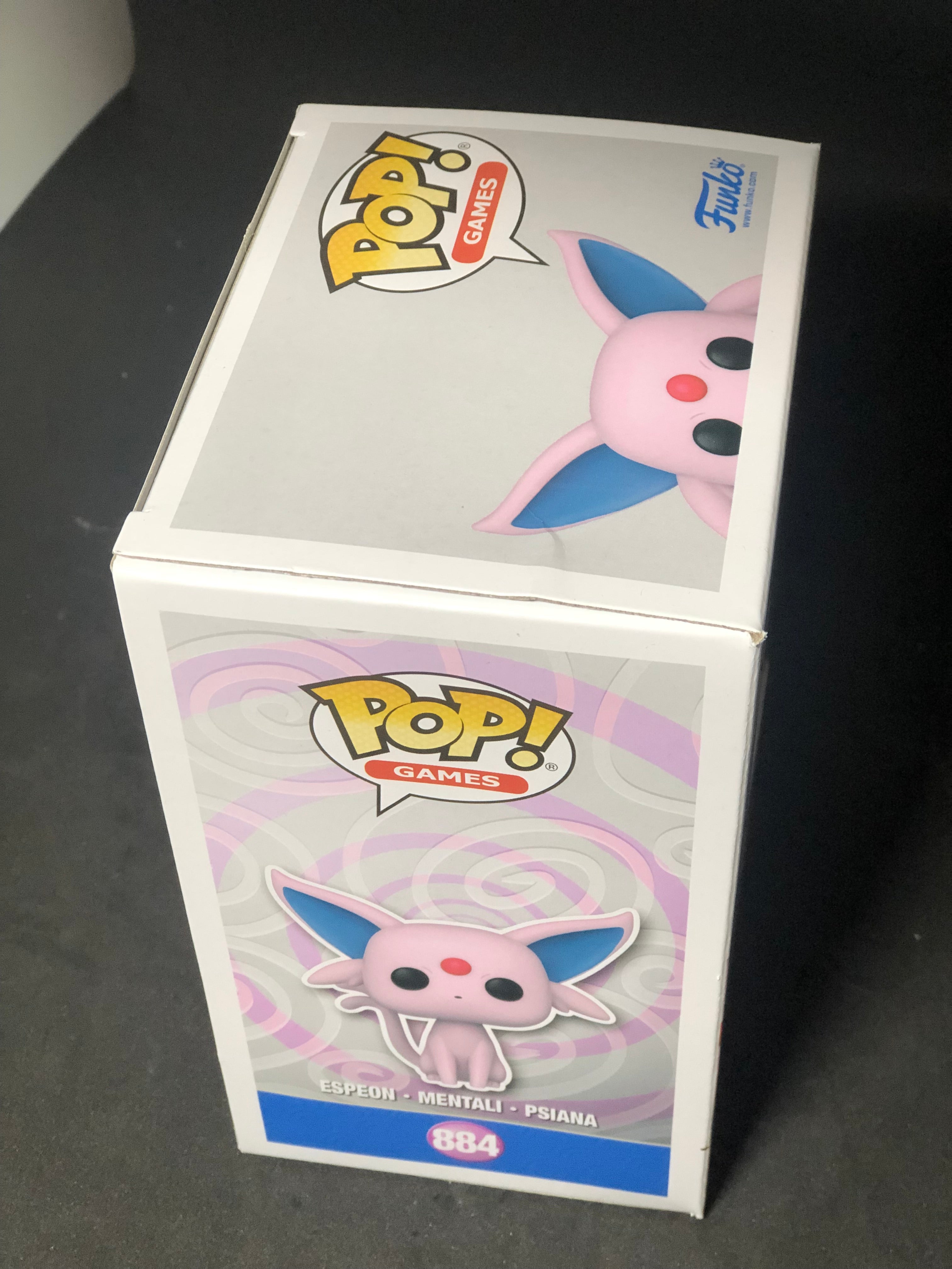 Funko POP! Games - Pokemon - Espeon (Mentali / Psiana) (884) 'Small Damaged Packaging'