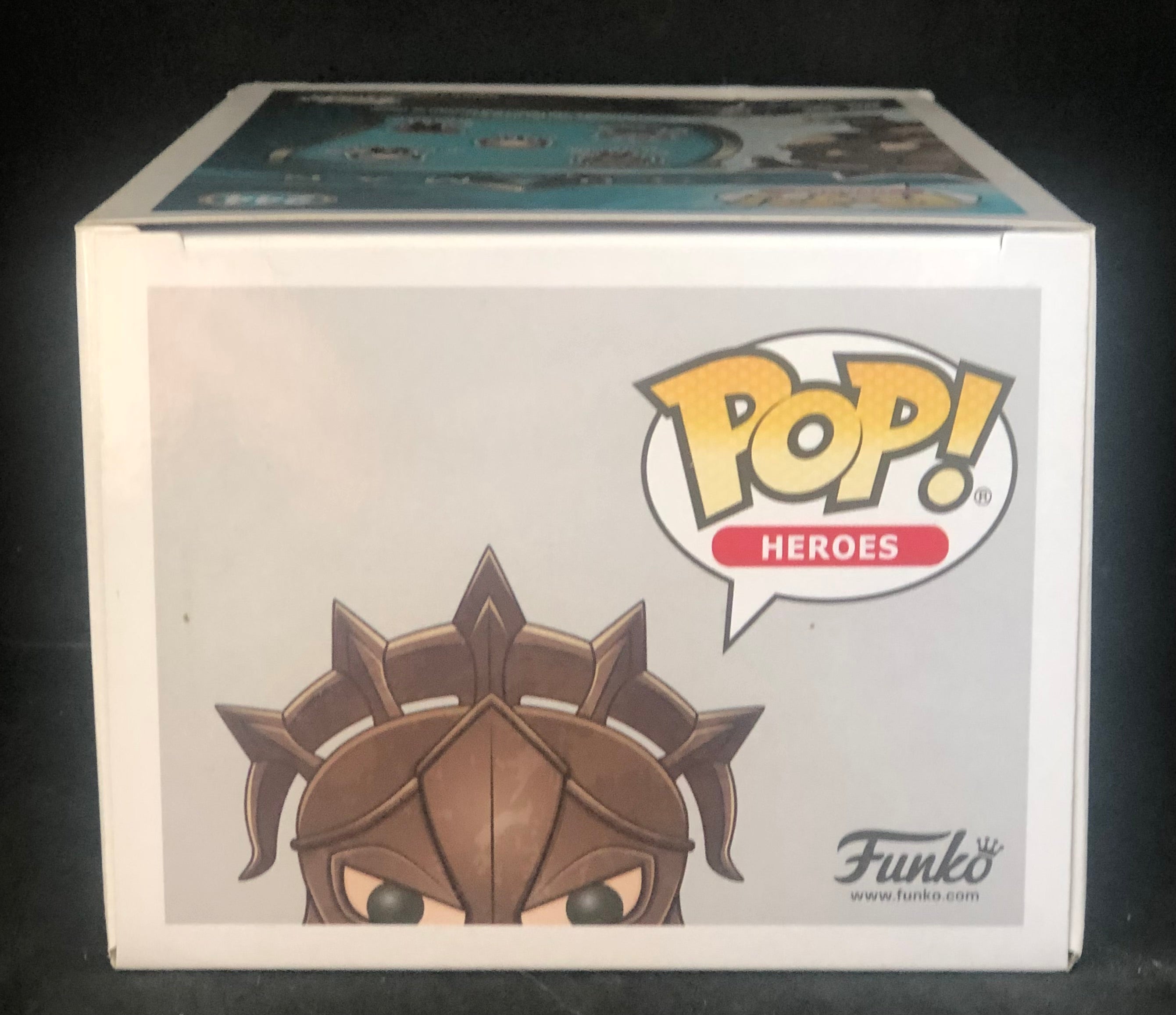 Funko POP! Heroes - Aquaman - Arthur Curry (as Gladiator) (244) 'Small Box Damage'
