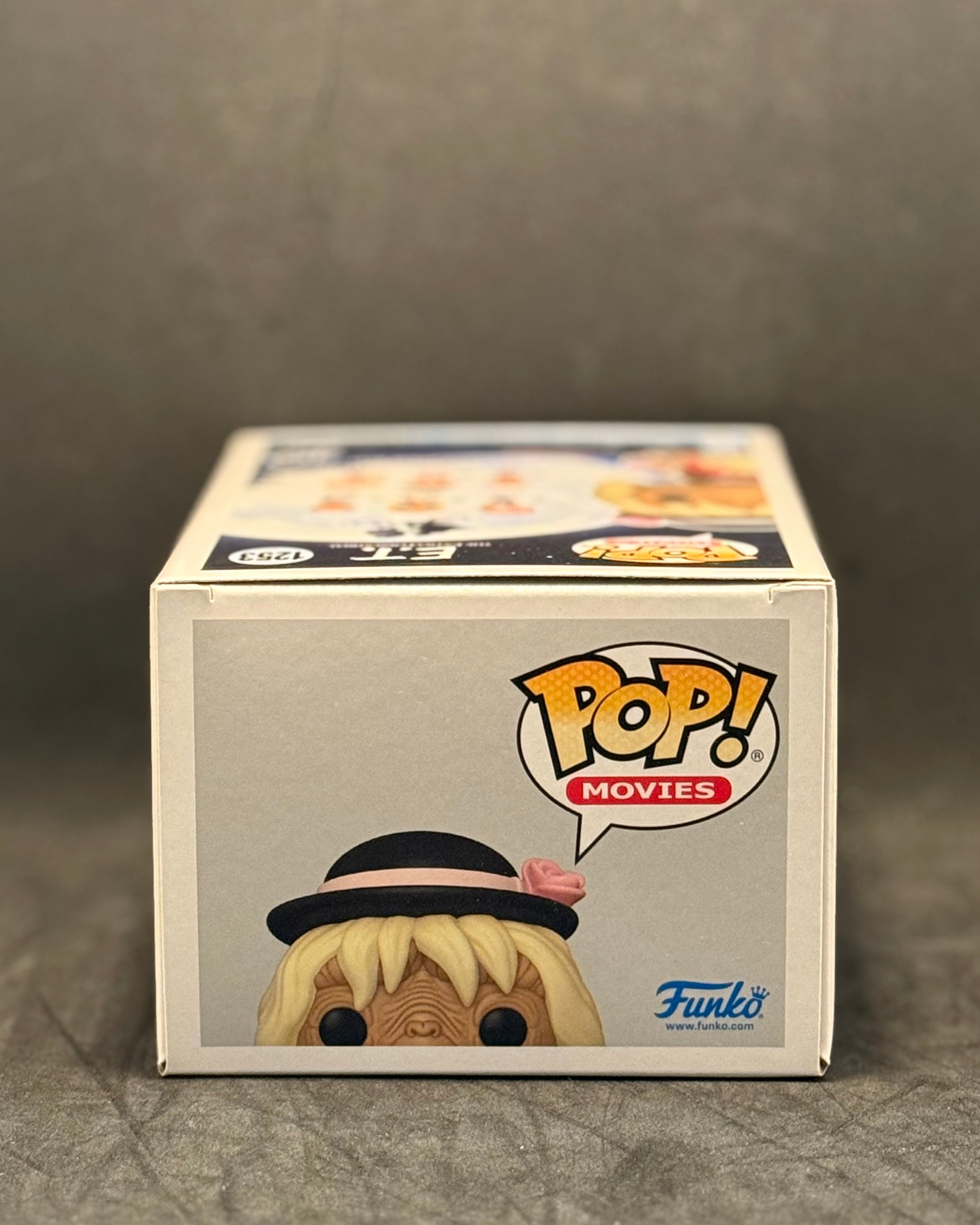 Funko POP! Movies - E.T. (40th Anniversary) - E.T. in Disguise (1253) 'Small Box Damage'