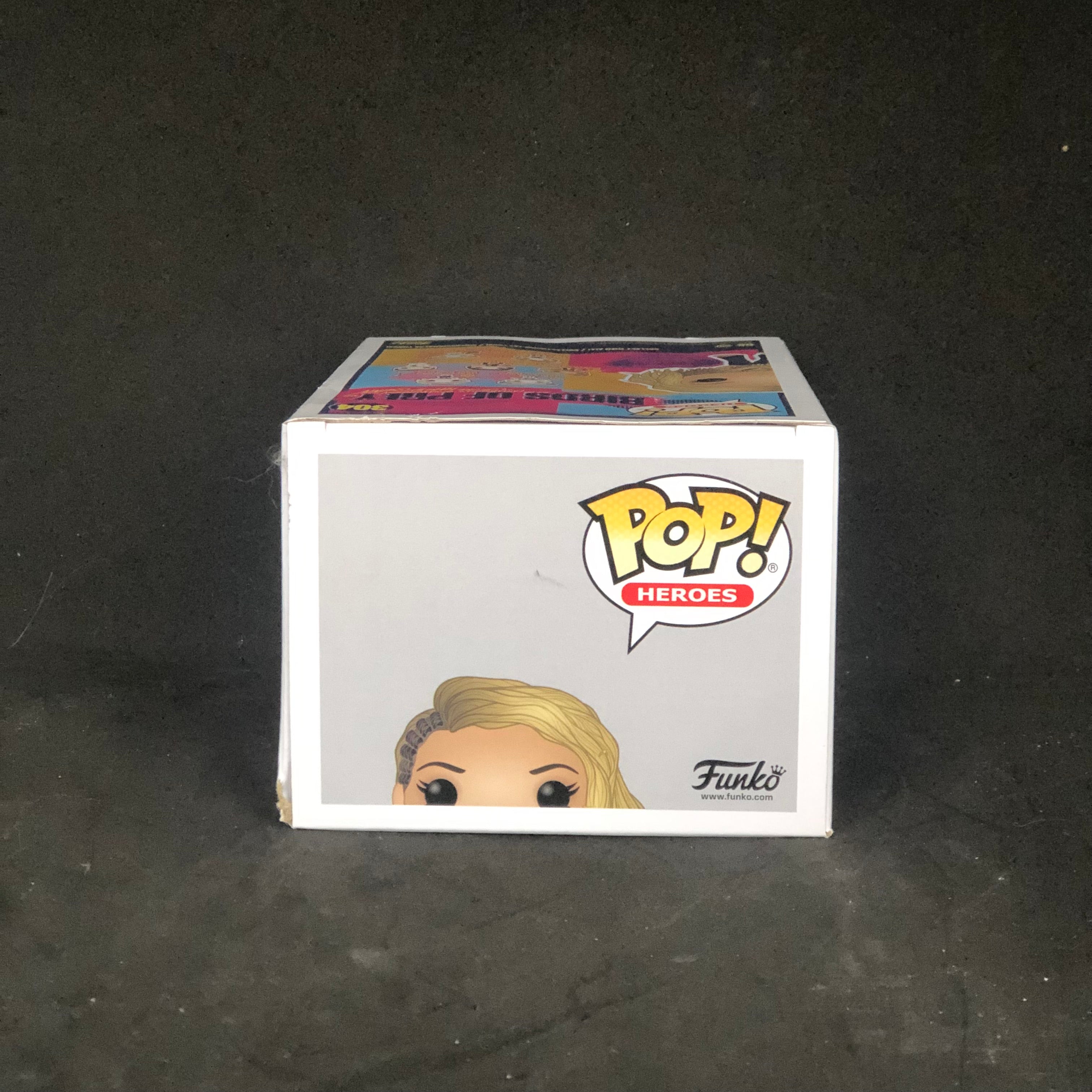 Funko Pop! Heroes - Birds Of Prey Black Canary (Boobytrap Battle) (304) Small Box Damage Pop