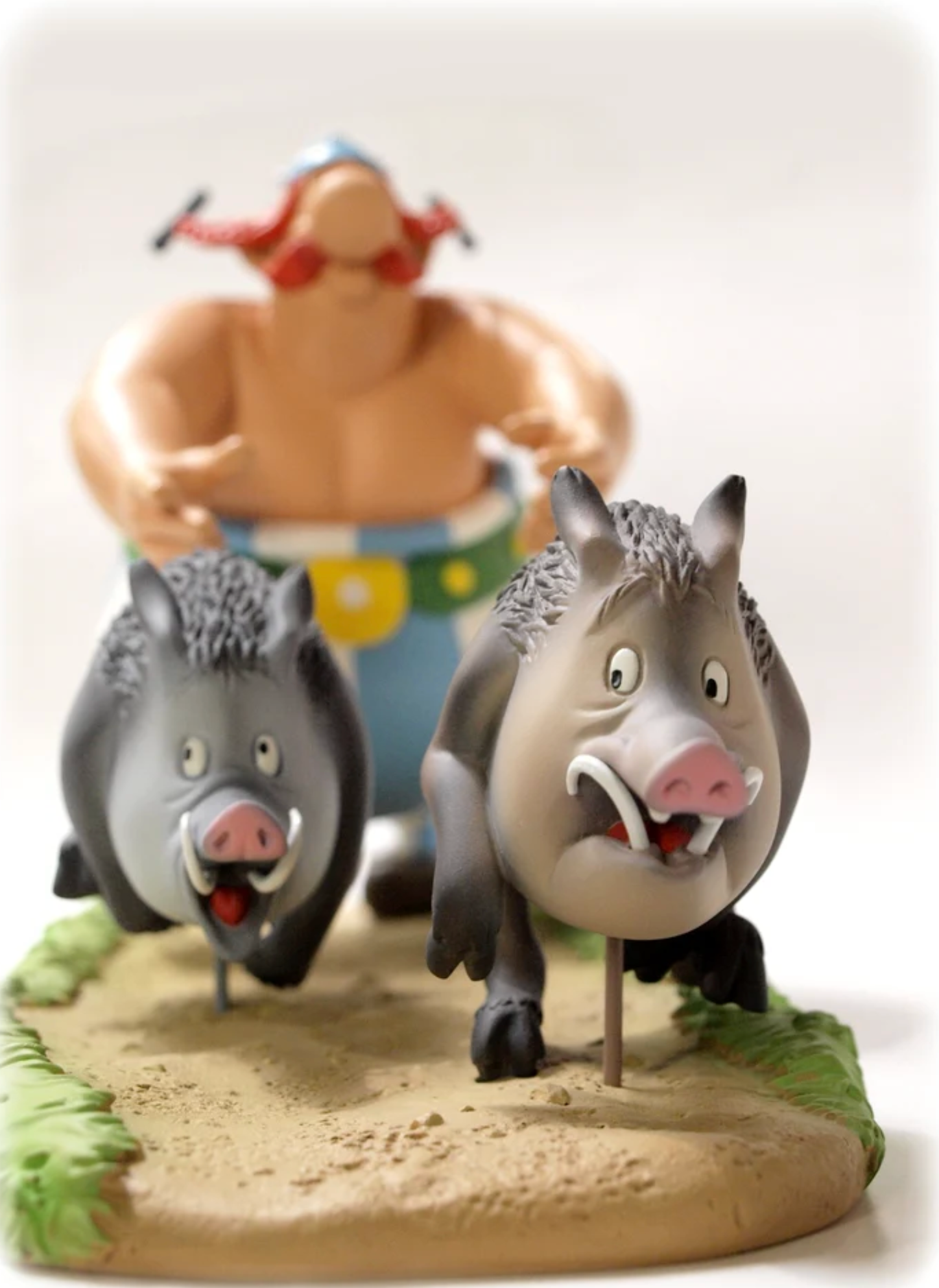 LEBLON-DELIENNE Resin Statue - Asterix : Obelix's lunch (17cm) (Limited & Numbered)