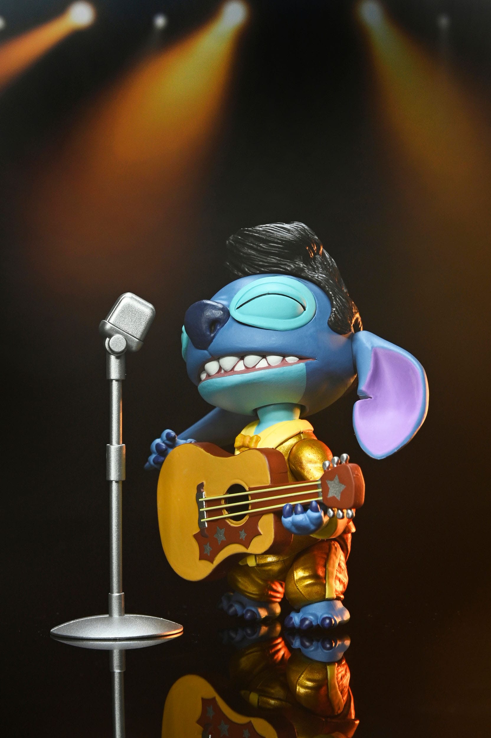 Neca Action Figure - Lilo & Stitch - Ultimate Gold Suit Elvis Stitch (18cm)