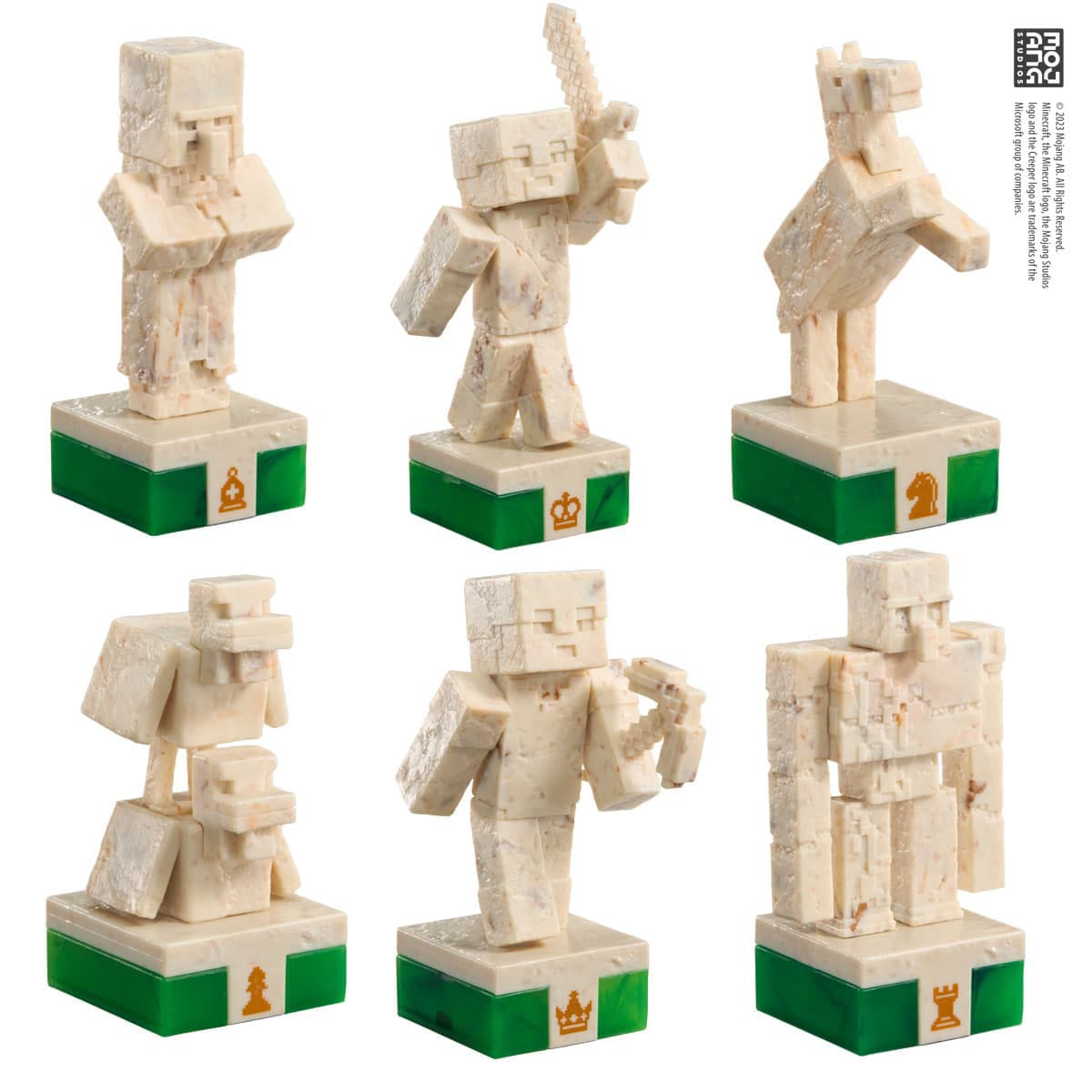 The Noble Collection, Chess Set - Minecraft : Overworld Heroes vs Hostile Mobs (Sealed)