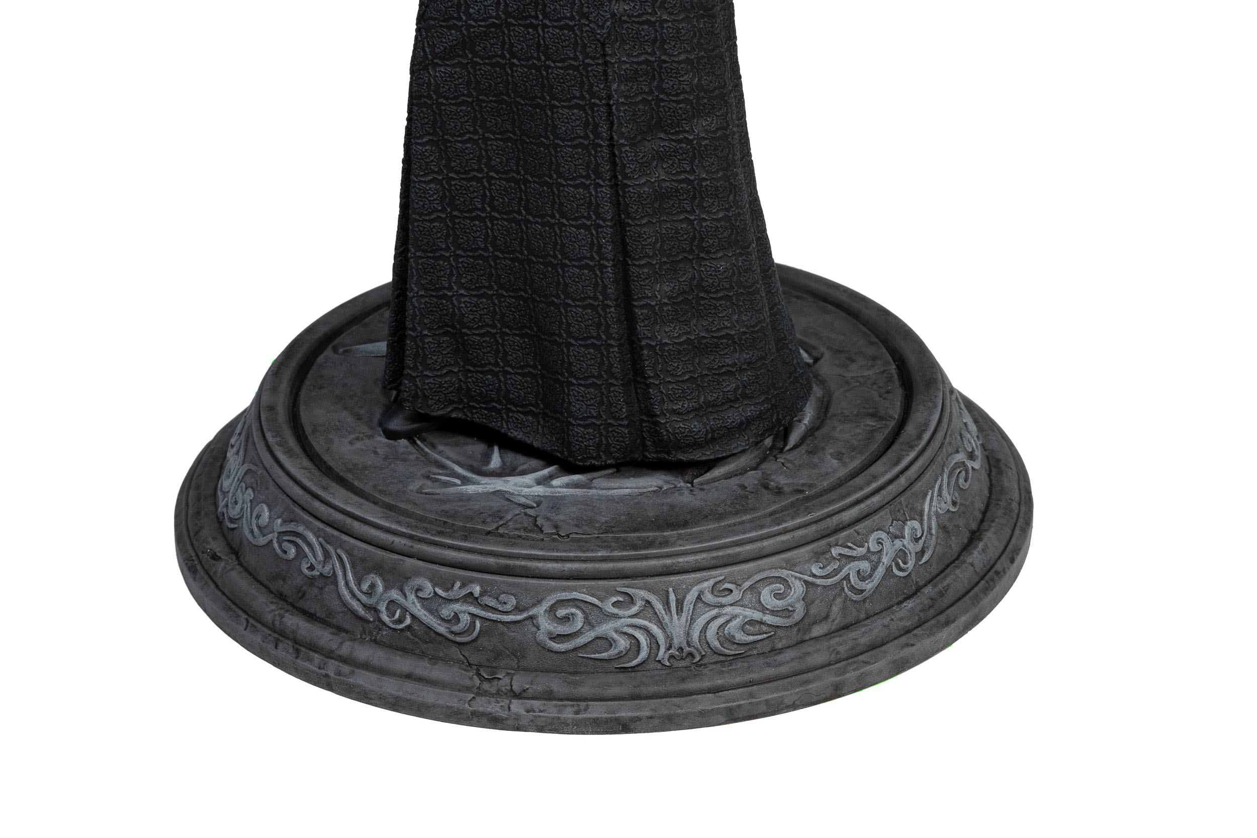 PRE-ORDER : DARK HORSE - The Witcher - Yennefer (20cm)