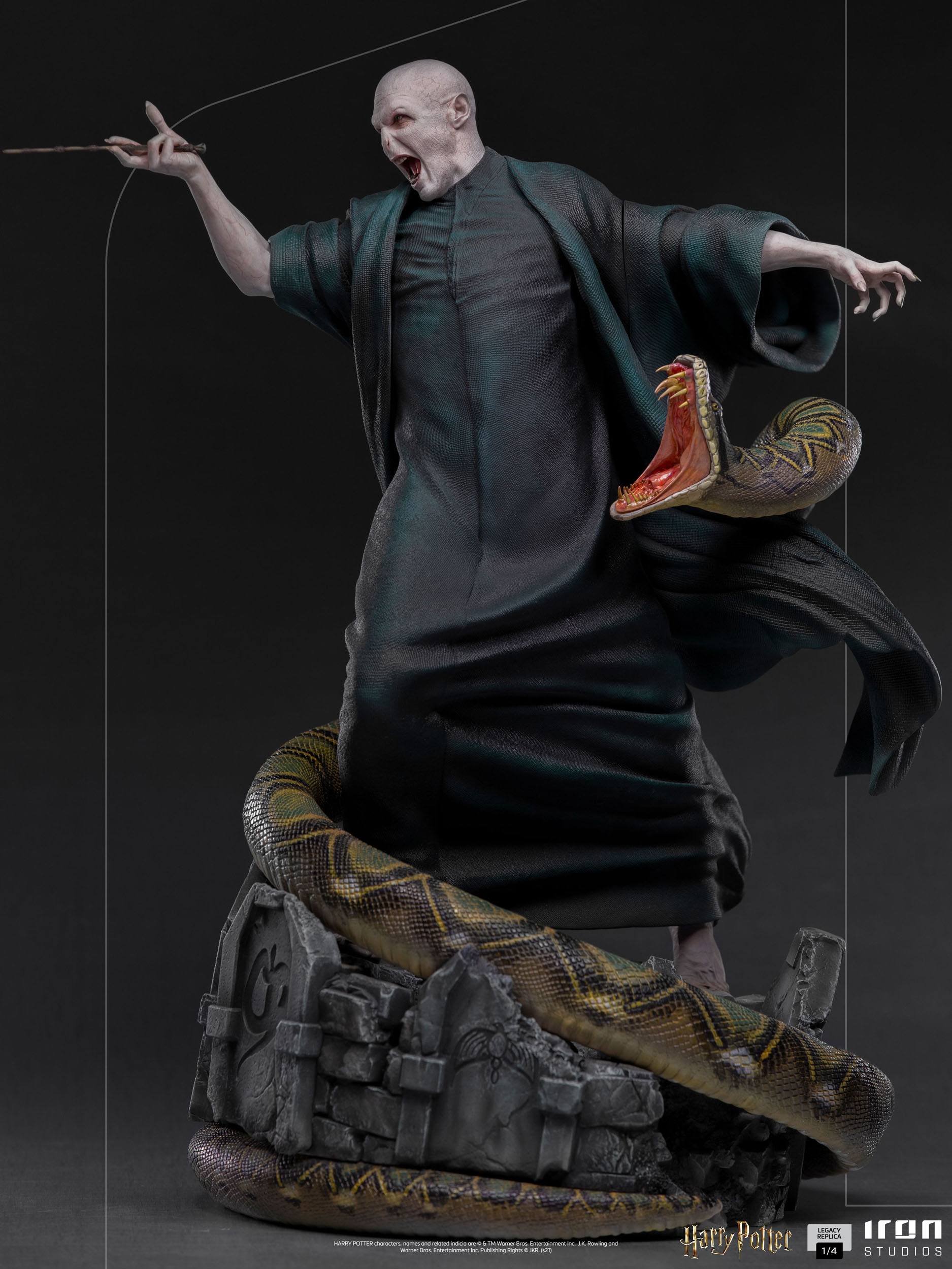Iron Studios Statue - Wizarding World Harry Potter Replica Voldemort & Nagin (58Cm) Iron Studios