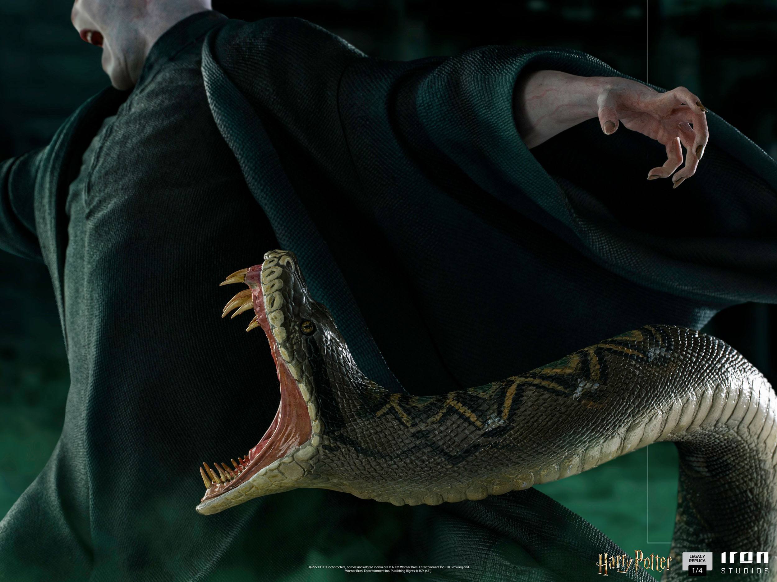 Iron Studios Statue - Wizarding World Harry Potter Replica Voldemort & Nagin (58Cm) Iron Studios