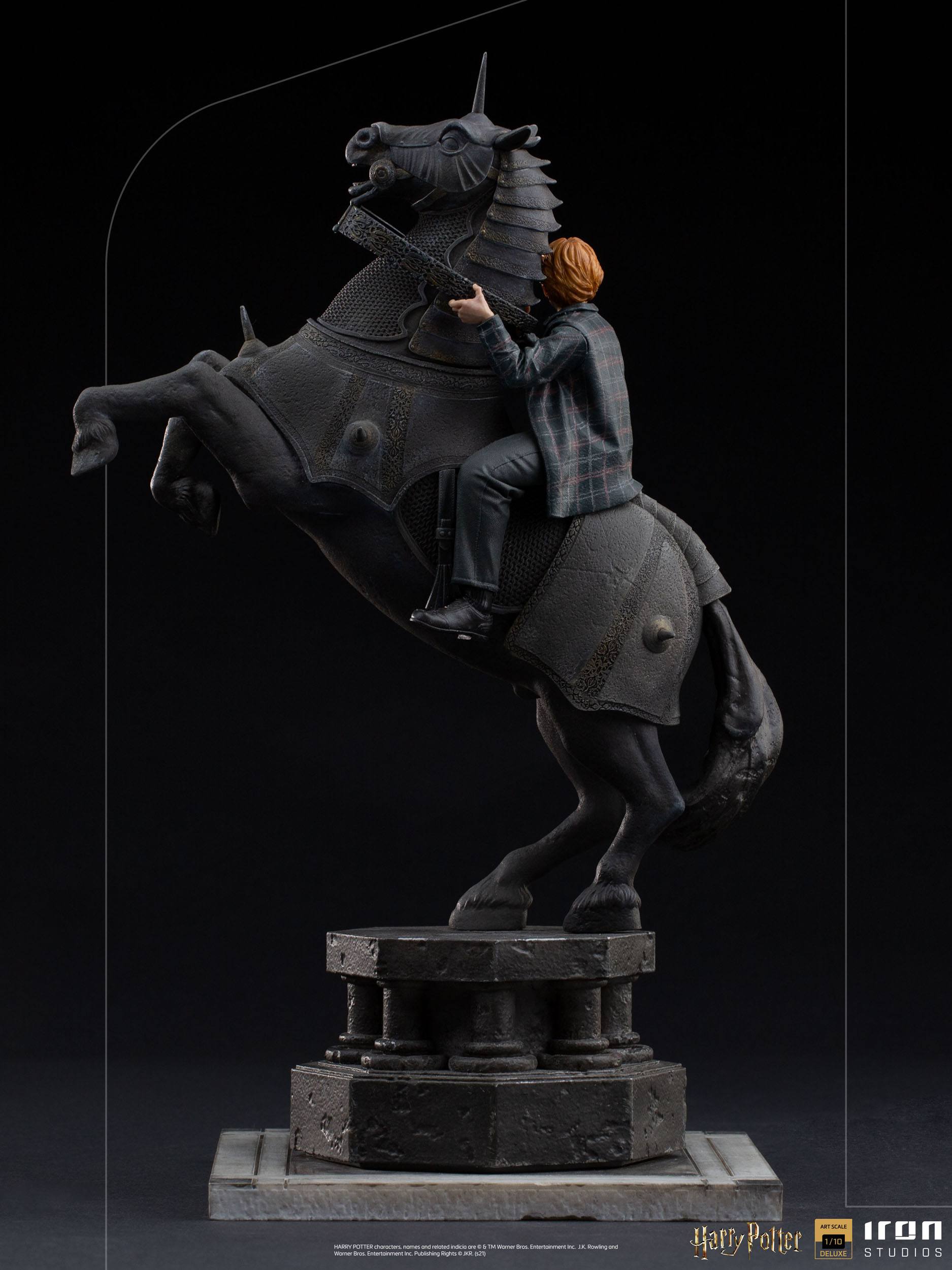 IRON STUDIOS Statue - Wizarding World - Harry Potter - Ron Weasley at the Wizard Chess (35cm)